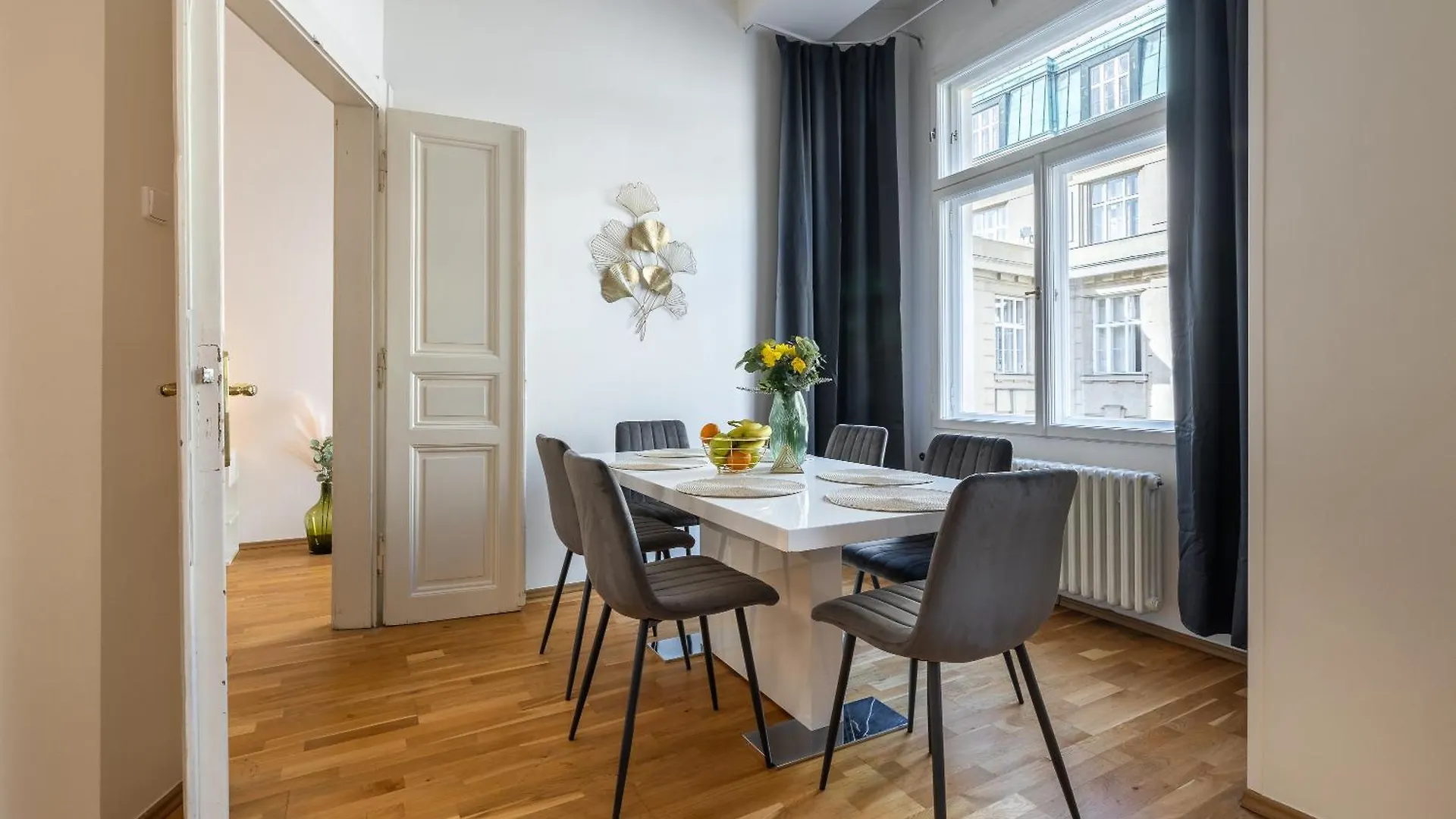 Spacious 2-Bedroom Apartment In Old Town براغ جمهورية التشيك