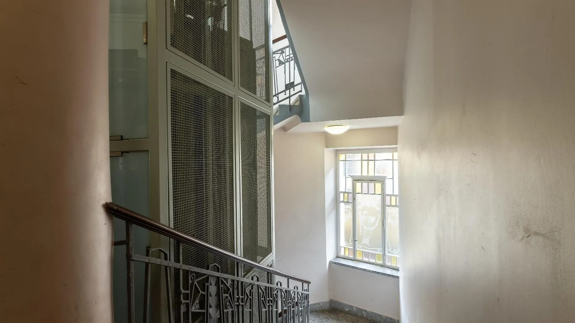 Spacious 2-Bedroom Apartment In Old Town براغ
